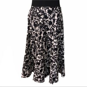Apostrophe Women’s Stretch Black & White Floral Flare Skirt Summer